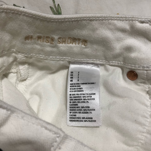 American Eagle White Floral Hi Rise Jean Shorts - Picture 5 of 6